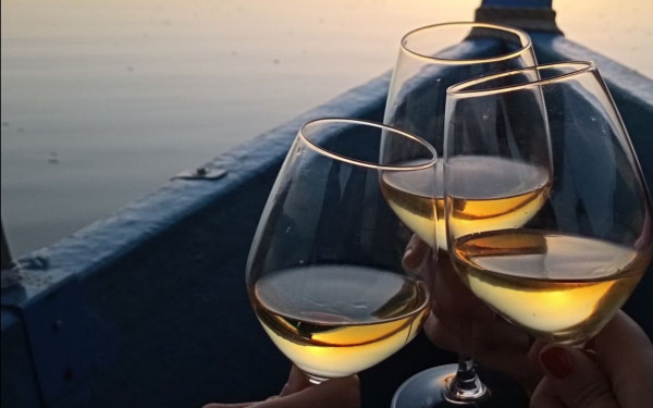 Οινοβαρκάδα με κρασί και σαρακοστιανά, στη Λίμνη Κερκίνη την Κυριακή 28 Απριλίου