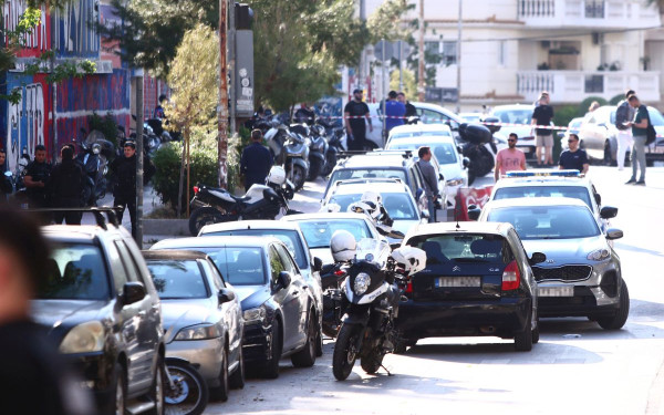 Νέα Σμύρνη: Συνελήφθη ο δράστης που πυροβόλησε οπαδό έξω από γήπεδο - Οδηγείται ενώπιον του Εισαγγελέα