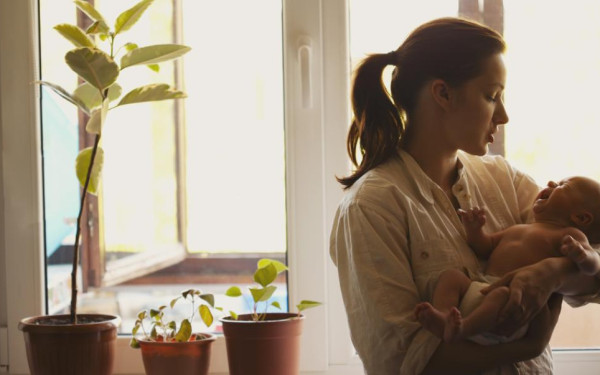 Υπ. Εργασίας: 12 ερωτήσεις κι απαντήσεις για την ειδική παροχή μητρότητας