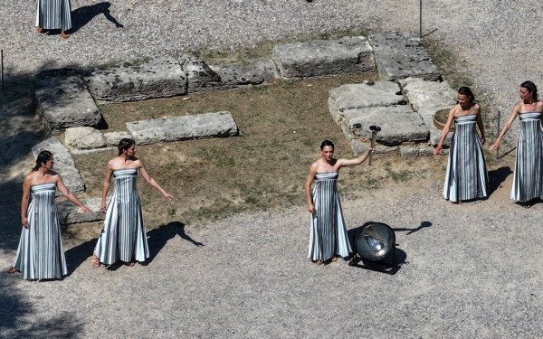 Αρχαία Ολυμπία: Εντυπωσιακές εικόνες από την πρόβα της τελετής αφής της Ολυμπιακής Φλόγας (φωτ.)