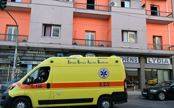 Αθήνα: Ένας νεκρός μετά από πυρκαγιά σε ξενοδοχείο στην Λιοσίων