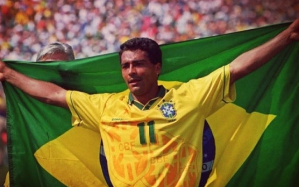 Γνωστός ποδοσφαιριστής επιστρέφει στα γήπεδα στα 58 του για να εκπληρώσει ένα όνειρο ζωής (βίντεο)