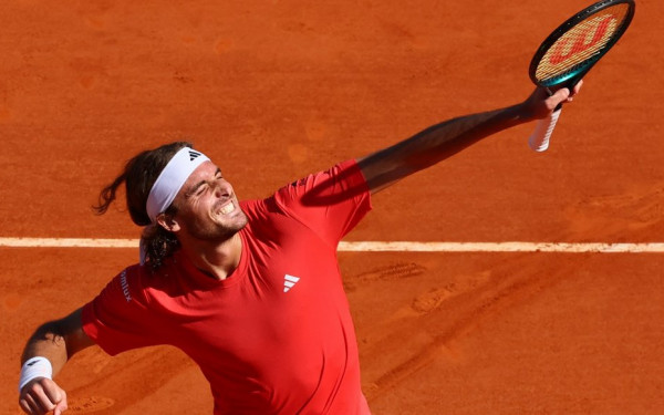 Τένις: Ο Τσιτσιπάς απέσυρε τη συμμετοχή του από το μεικτό διπλό στο Ρολάν Γκαρός