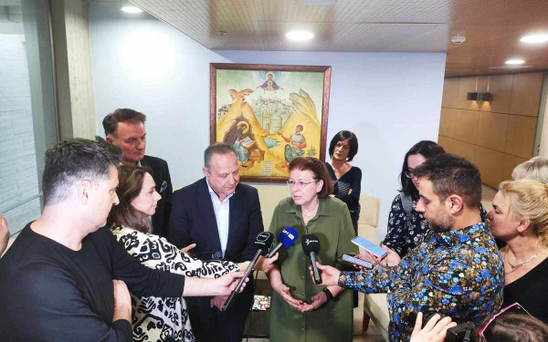 Συνάντηση Αγγελούδη - Μενδώνη: Αναβάθμιση Δημητρίων, μελέτες για πλατεία Διοικητηρίου, κρήνες στην Άνω Πόλη (βίντεο, φωτ.)