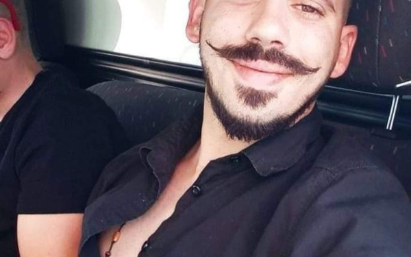 Ηράκλειο: Σήμερα η κηδεία του 34χρονου Αντώνη που έπεσε από τον Λευκό Πύργο - «Πήγες να βρεις τη μαμά; Αδερφέ μου, Ντόντο μου»