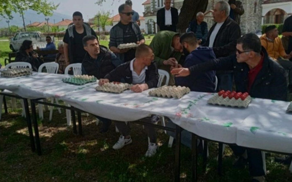 Σέρρες: Αναβιώνουν το Πάσχα οι «αβγομαχίες» στην Καστανούσα Σιντικής (φωτ.)