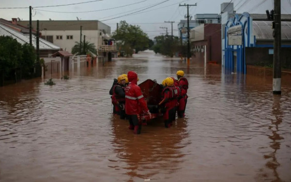 Φονική κακοκαιρία στη Βραζιλία: Τουλάχιστον 29 νεκροί και 60 αγνοούμενοι (βίντεο)