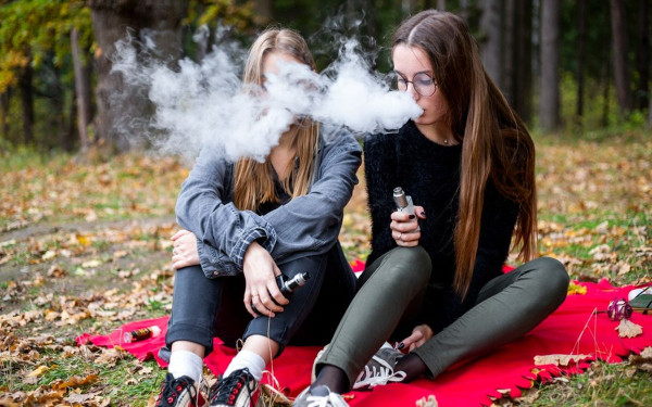 Καμπανάκι από ΠΟΥ Ευρώπης: Ανησυχητικά ποσοστά κατανάλωσης αλκοόλ και ηλεκτρονικών τσιγάρων σε παιδιά ηλικίας 11-15 ετών