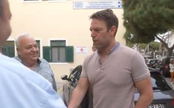 Κασσελάκης: «Η πιο ευάλωτη στιγμή μου ήταν όταν εκδηλώθηκα στη μητέρα μου για τον προσανατολισμό μου, έκλαιγα για ώρες» (βίντεο)