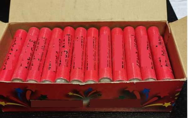 Αττική: Συλλήψεις για κατασκευή-κατοχή εμπρηστικών και εκρηκτικών υλών, κροτίδων και βεγγαλικών