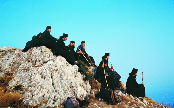 Το κατανυκτικό Πάσχα στο Άγιον Όρος: Το τελετουργικό, η διατροφή, οι λιτανείες των εικόνων