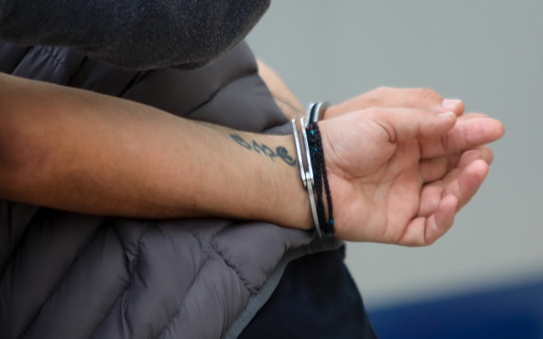 Πυροβολισμοί στη Λεωφόρο: Συνέλαβαν το δράστη - Ναρκωτικά όπλα και σφαίρες στο σπίτι του