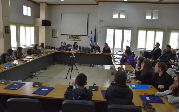 Ημαθία: Πολωνοί μαθητές στο Δημαρχείο Νάουσας