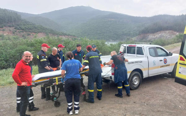 Θεσσαλονίκη: Επιχείρηση διάσωσης τραυματισμένης γυναίκας