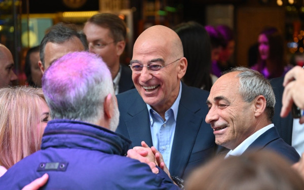 Στην Κατερίνη ο Δένδιας: «Το διακύβευμα των Ευρωεκλογών είναι ανάμεσα στις δυνάμεις του ΕΛΚ και, μια σειρά από λαϊκιστικά κόμματα» (βίντεο, φωτ.)