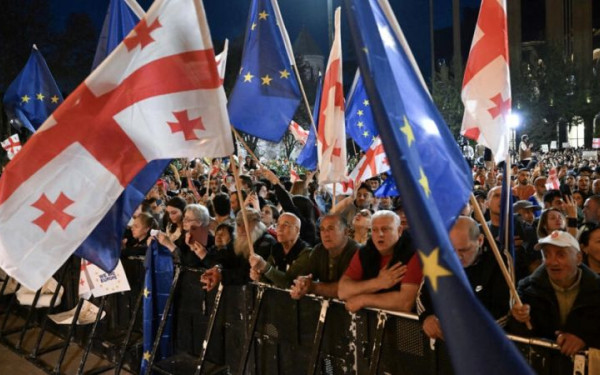Γεωργία: Πέρασε το νομοσχέδιο περί «ξένων πρακτόρων» - Χιλιάδες διαδηλωτές στους δρόμους (βίντεο)