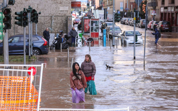 Ιταλία: Κακοκαιρία στο Μιλάνο, πλημμύρισαν δρόμοι και ανέβηκε η στάθμη του ποταμού Σέβεζο