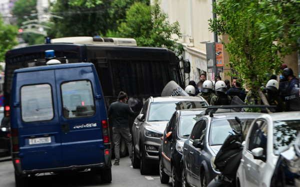 Νομική Αθηνών: Μετατράπηκαν σε συλλήψεις οι 28 προσαγωγές