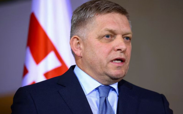 Σλοβακία: Σταθερή αλλά «πολύ σοβαρή» η κατάσταση της υγείας του πρωθυπουργού Φίτσο