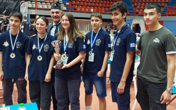 Πρωταθλητές Ελλάδος στο σκάκι μαθητές από τη Θεσσαλονίκη - Έκτη συνεχόμενη πρωτιά για το σχολείο τους	(φωτ.)