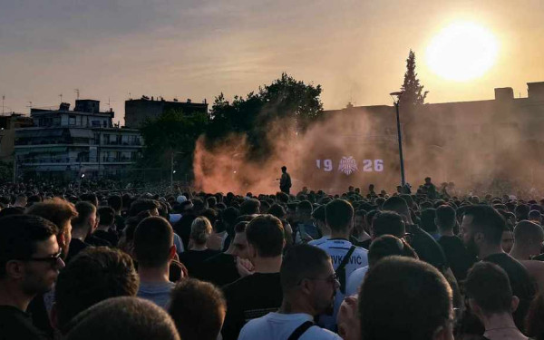 «Λαοθάλασσα» των οπαδών του ΠΑΟΚ στην Τούμπα για το μεγάλο ντέρμπι με τον Άρη (βίντεο, φωτ.)