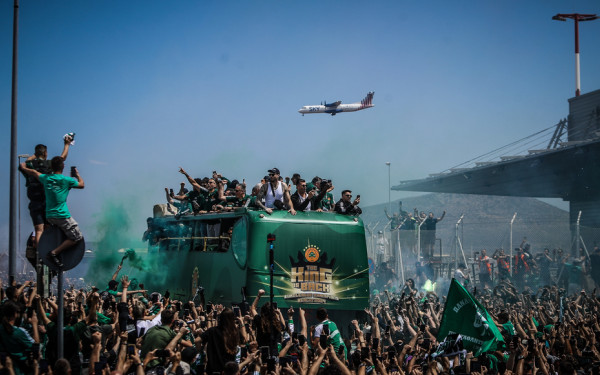 Μπάσκετ: Πάρτι στο ΟΑΚΑ για τους πρωταθλητές Ευρώπης, μετά την αποθεωτική υποδοχή στο «Ελ. Βενιζέλος» (βίντεο, φωτ.)