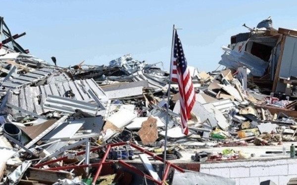 ΗΠΑ: Φονικός ανεμοστρόβιλος άφησε πίσω του τουλάχιστον πέντε νεκρούς