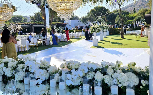 Γάμοι… αλά Ελληνικά: Από Ινδούς στη Χαλκιδική μέχρι Αυστραλούς στο Καστελόριζο (φωτ.)