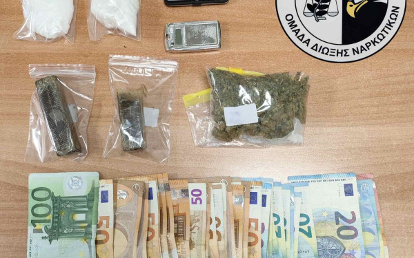 Θεσσαλονίκη: Βρήκαν στο σπίτι του κάνναβη και κοκαΐνη (φωτ.)