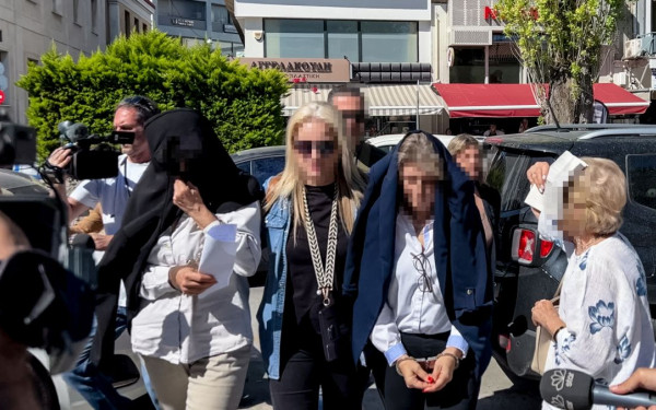 Χαλκίδα - Κύκλωμα εφοριακών: Στη φυλακή η διευθύντρια και μια ακόμη υπάλληλος  (βίντεο)