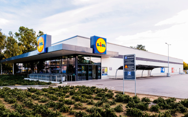 Lidl  Hellas 25 χρόνια: Το χθες και το σήμερα, με 230 σούπερ μάρκετ και 1,4 δισ. επενδύσεις