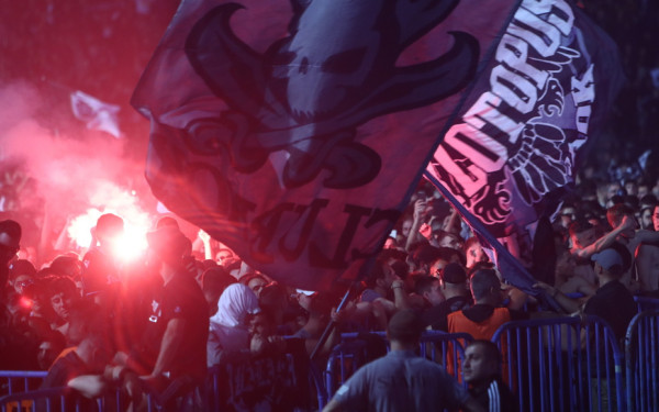 Η νύχτα έγινε μέρα όταν ο ΠΑΟΚ εμφανίστηκε στην Τούμπα (βίντεο)