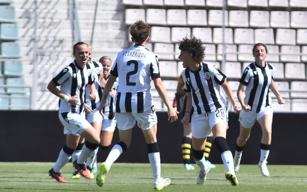 «ΠΑΟΚ, ΠΑΟΚ κύπελλο»: Έτσι πανηγύρισαν οι νταμπλούχες την κατάκτηση του τροπαίου (βίντεο)