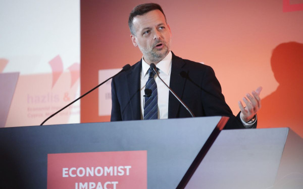 Χάρης Δούκας: Ανακοίνωσε υποψηφιότητα για την προεδρία του ΠΑΣΟΚ μέσω απάντησης στον Π. Μαρινάκη