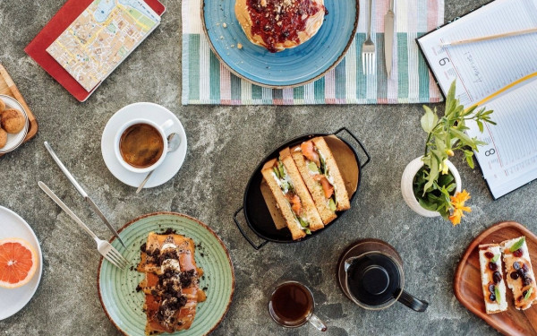 Abuelos Café and Cocktail Bar στην Περαία: Η έννοια της φιλοξενίας στα καλύτερά της