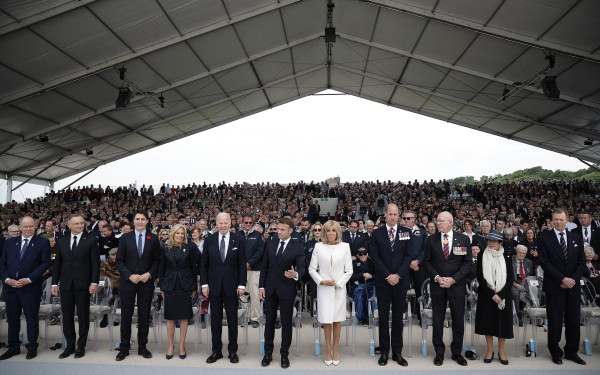 D-Day: 80 χρόνια από την απόβαση στη Νορμανδία -  Λαμπρές εκδηλώσεις, υψηλοί προσκεκλημένοι (βίντεο, φωτ.)