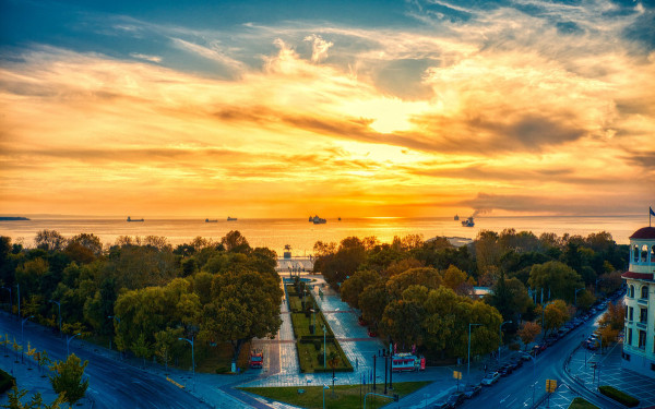 O Θερμαϊκός κόλπος… φλέγεται