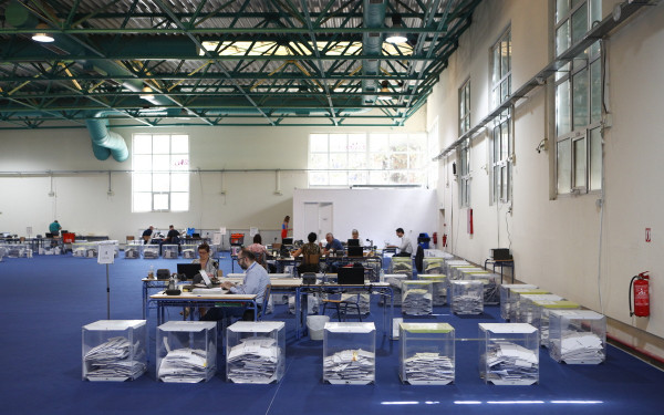 Ευρωεκλογές 2024: Αυτό είναι το κέντρο διαλογής της επιστολικής ψήφου