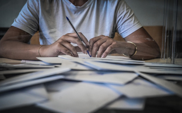 Όσο κι αν το βαφτίζεις, το ψάρι δε γίνεται κρέας. Του Φάνη Ουγγρίνη