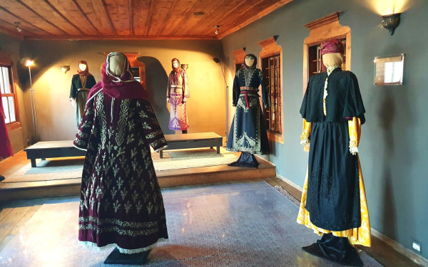 Καβάλα: Μια έκθεση μνήμης της Ανατολής μέσα από αυθεντικές παραδοσιακές φορεσιές