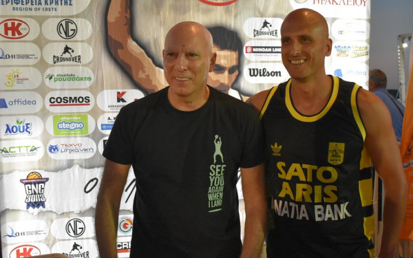 Μπάσκετ: Ο Γκάλης, που συνεχίζει να εμπνέει τις νεότερες γενιές, αποθεώθηκε στην Κρήτη (βίντεο, φωτ.)