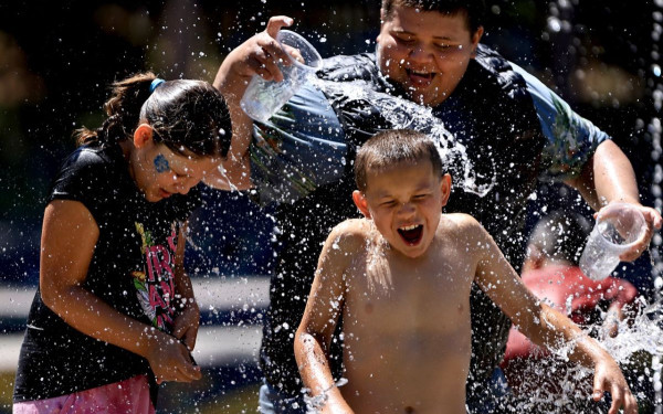 Ξεκινά κύμα καύσωνα από σήμερα στις ΗΠΑ - Πού θα ξεπεράσει ο υδράργυρος τους 49 βαθμούς Κελσίου (βίντεο)
