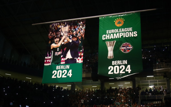 Μπάσκετ: Αποθέωση των πρωταθλητών Ευρώπης από χιλιάδες φίλους του Παναθηναϊκού στο ΟΑΚΑ (βίντεο, φωτ.)