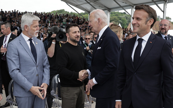 Μακρόν προς Ουκρανία: Είμαστε εδώ και δεν θα αποδυναμωθούμε