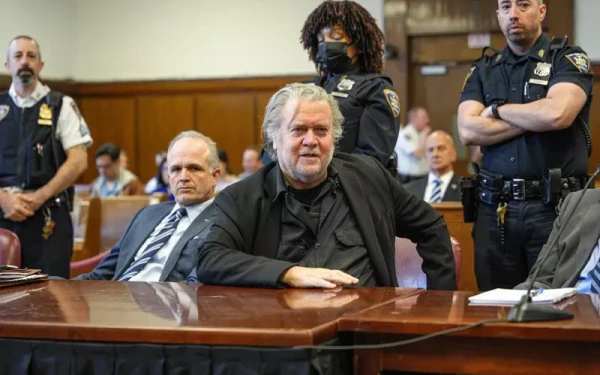 ΗΠΑ: Στη φυλακή οδηγείται ο άλλοτε στενός σύμβουλος του Ντόναλντ Τραμπ, Στιβ Μπάνον