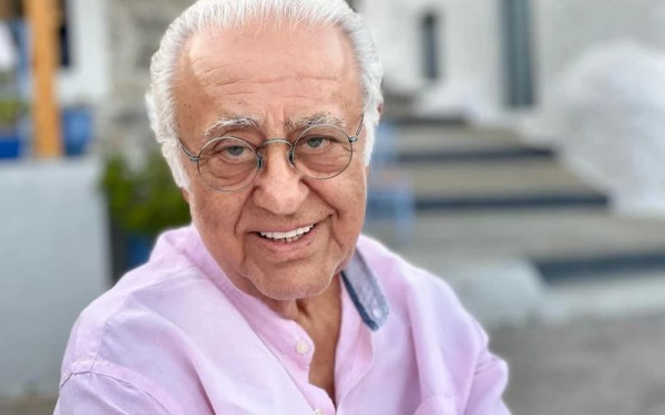 Έφυγε από τη ζωή ο προσωπικός σκηνοθέτης του Ανδρέα Παπανδρέου, Τάσος Μπιρσίμ (βίντεο, φωτ.)