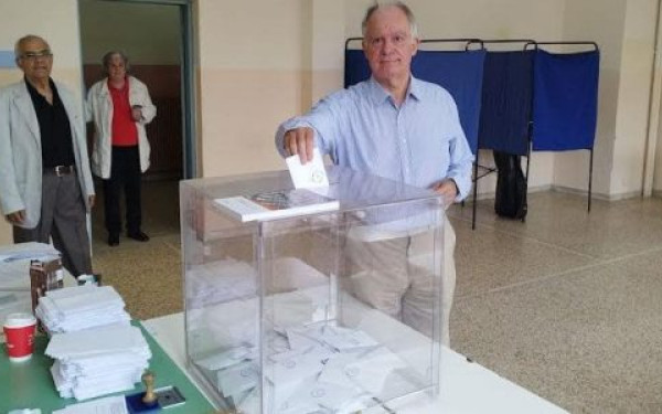 Στο 2ο Λύκειο Ιωαννίνων ψήφισε ο Κώστας Τασούλας