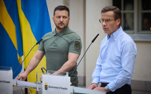 Ουκρανία: Ο πρόεδρος Ζελένσκι υπέγραψε συμφωνία ασφαλείας με τη Σουηδία
