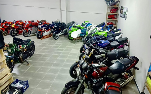 Θεσσαλονικιός έχει βάλει στόχο να εκατοστίσει τις μηχανές του (φωτ.)