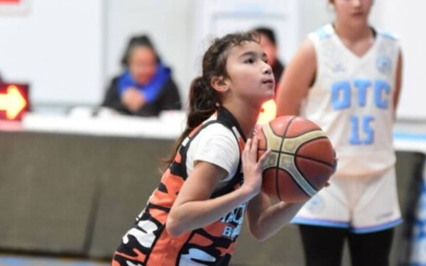 Μπάσκετ: Ένα 11χρονο κορίτσι-φαινόμενο τρέλανε την Αργεντινή πετυχαίνοντας 93 πόντους σε ένα ματς (βίντεο)